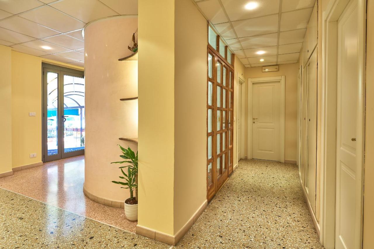 Albergo Natalina Finale Ligure Eksteriør billede