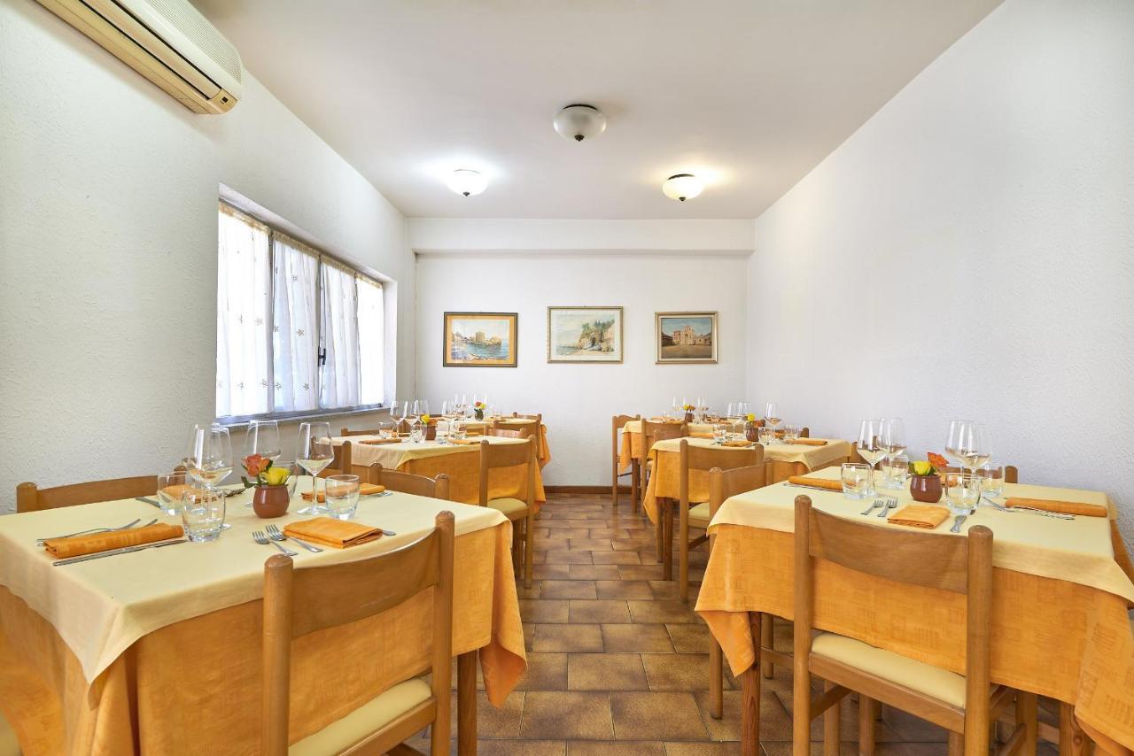 Albergo Natalina Finale Ligure Eksteriør billede