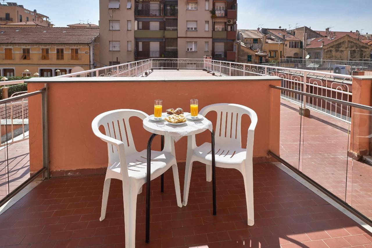Albergo Natalina Finale Ligure Eksteriør billede